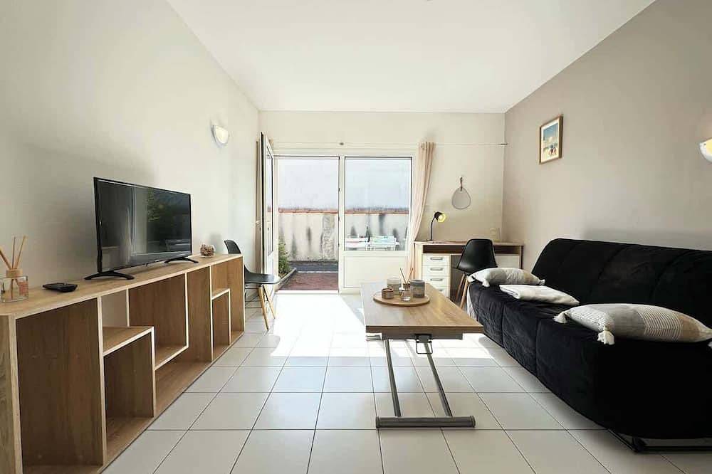 Entire apartment, Golden Waves Aparthotel - Kiwi Residence in Aytré, La Rochelle region