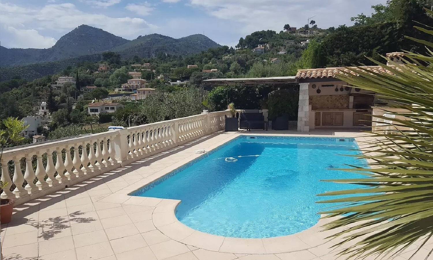 Entire studio, Studio "Appartement Les Oliviers" with Private Terrace, Shared Pool & Wi-Fi in Saint-André-de-la-Roche, Mediterranean Coast (France)
