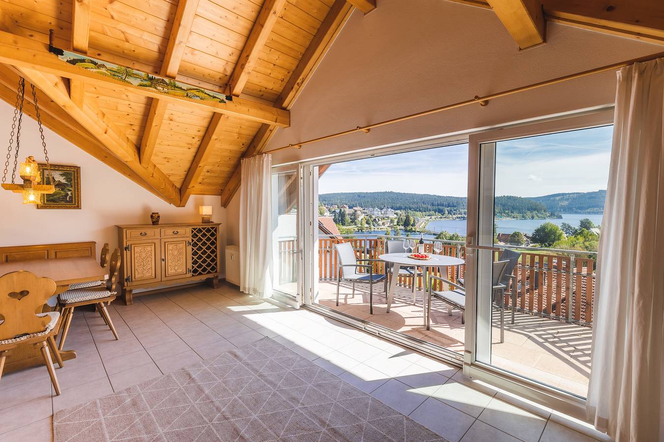 Ganze Ferienwohnung, Ferienwohnung Seeglück mit großzügigem Südbalkon und herrlichem Seeblick in Suedlicher Schwarzwald, Schluchsee