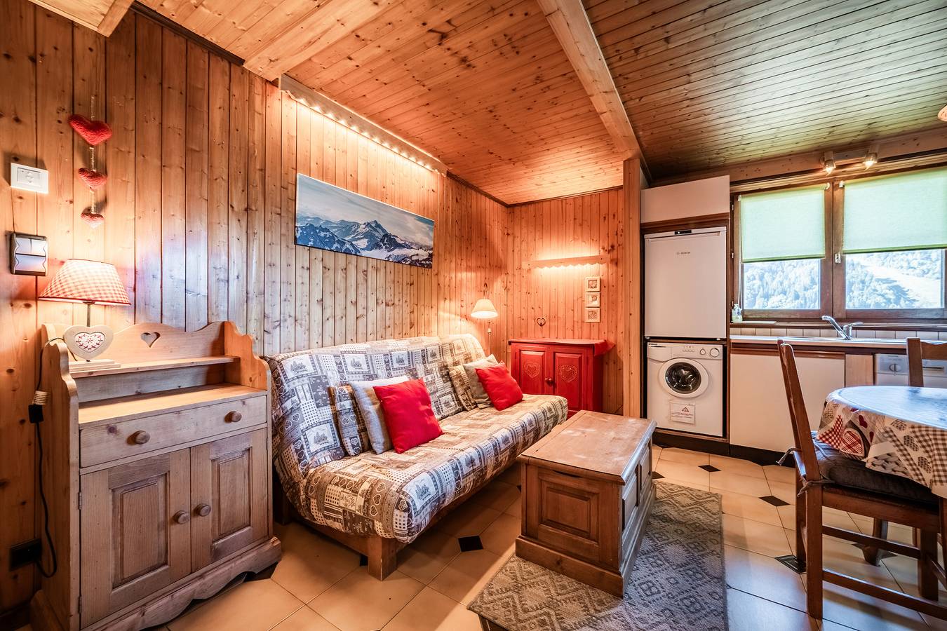 Ganze Wohnung, Appartement 'D'arnica' mit Bergblick, Balkon und Wlan in Morzine, Les Portes du Soleil