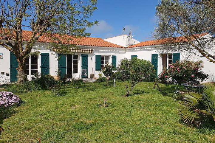 Location de vacances pour 8 personnes, avec Jardin dans Plage de La Conche des Baleines