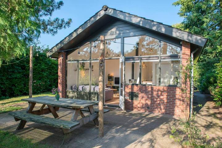 Ferienhaus für 5 Personen, mit Terrasse und Garten sowie Seeblick und Ausblick in Aalten