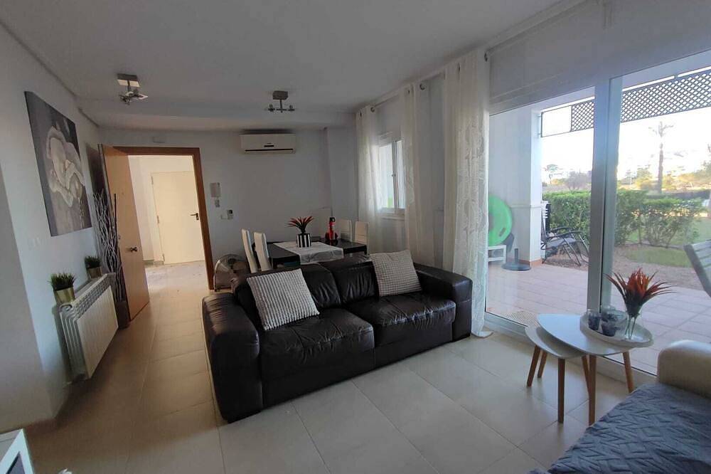 Apartamento entero, Ground Floor Apartment with Terrace and Garden facing a huge Swimming Pool  in Golf Resorts Murcia, Murcia 