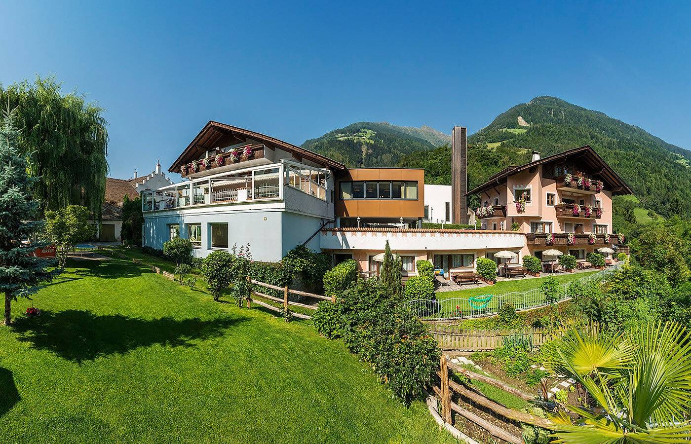 Ganze Wohnung, Ferienwohnung "Alpenhof Lodge Butterblume" mit Bergblick, Pool & Wlan in Saltaus, St. Martin in Passeier