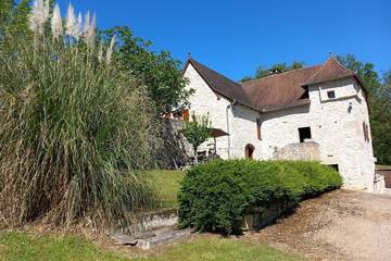 Location de vacances pour 4 personnes, avec jardin à Larroque-Toirac