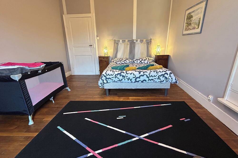 Gite grande capacité pouvant accueillir jusqu'à 14 personnes in La Celle-Dunoise, Région de Guéret