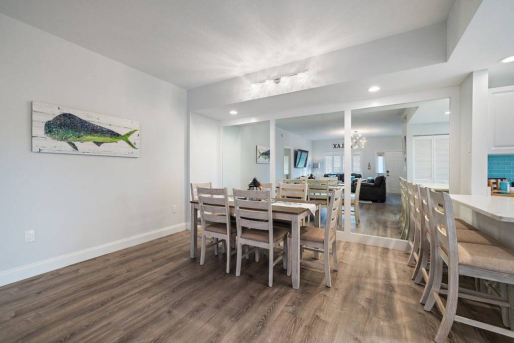 Ganze Wohnung, Newly Redone and furnished 2/2 condo that is walking distance to the beach in Jupiter, Palm Beach County