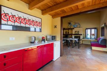 Villa Con Piscina per 2 Persone in Vesime, Provincia d'Asti, Foto 4