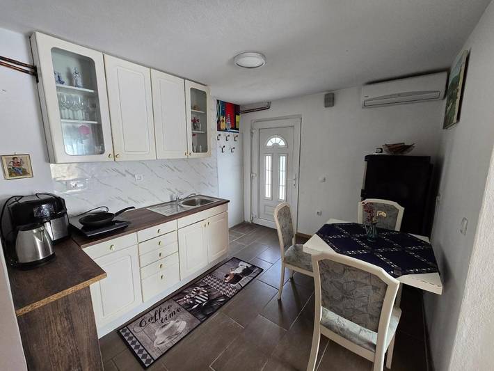 Ferienwohnung für 7 Personen, mit Terrasse und Ausblick in Krainburg