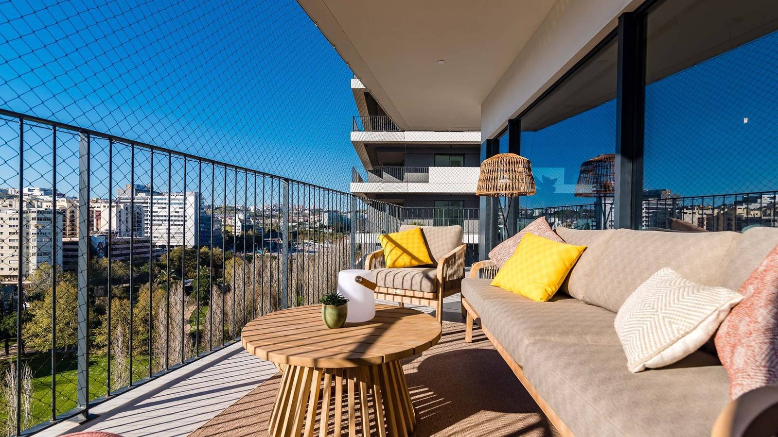 Appartamento intero, Appartamento vacanze per 6 persone con balcone in Alges, Lisbona