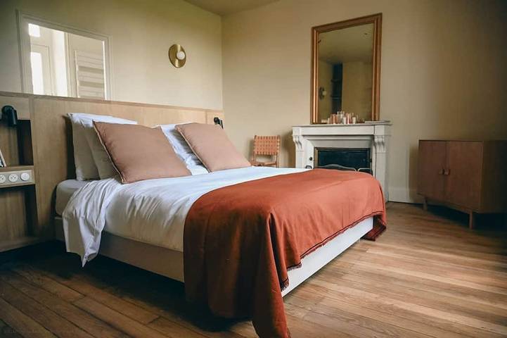 Location de vacances pour 20 personnes, avec jacuzzi et jardin ainsi que piscine et sauna, animaux acceptés à Raveau (Nièvre) - 3