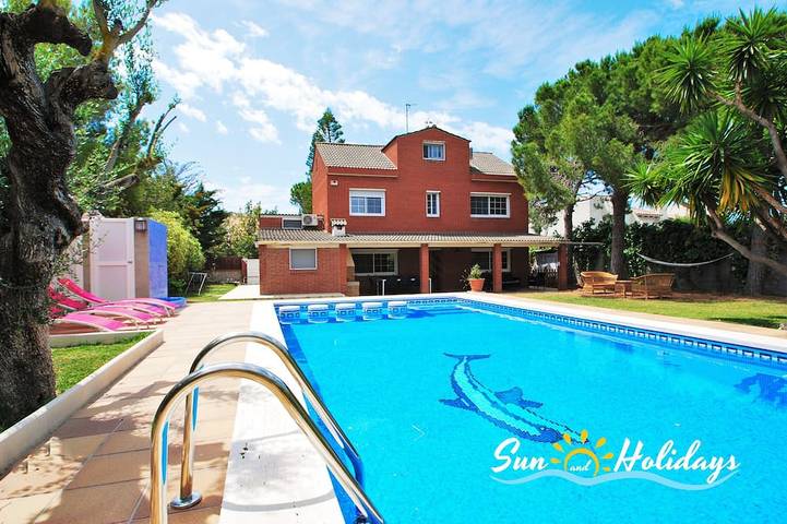 Casa de vacaciones para 8 personas, con balcón y jardín en Vendrell