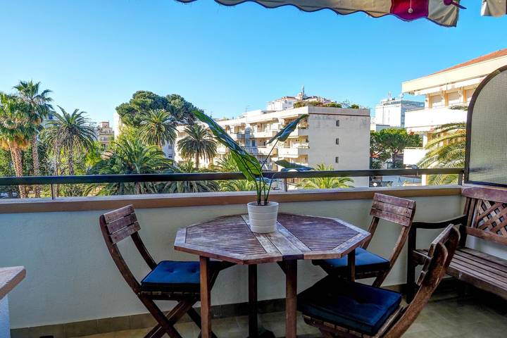 Gîte pour 7 personnes, avec terrasse ainsi que jardin et piscine à Sitges - 4