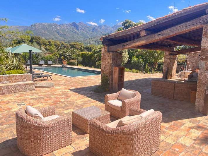 Hôtel pour 2 personnes, avec jardin ainsi que piscine et vue, animaux acceptés