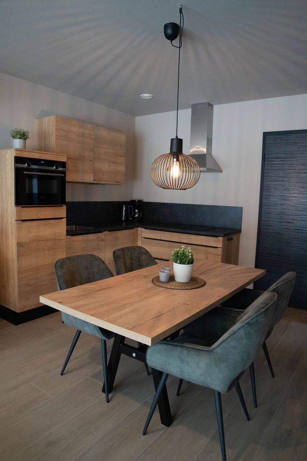 Appartement entier, Appartement de vacances pour 4 personnes avec piscine in Rémersdael, Fourons