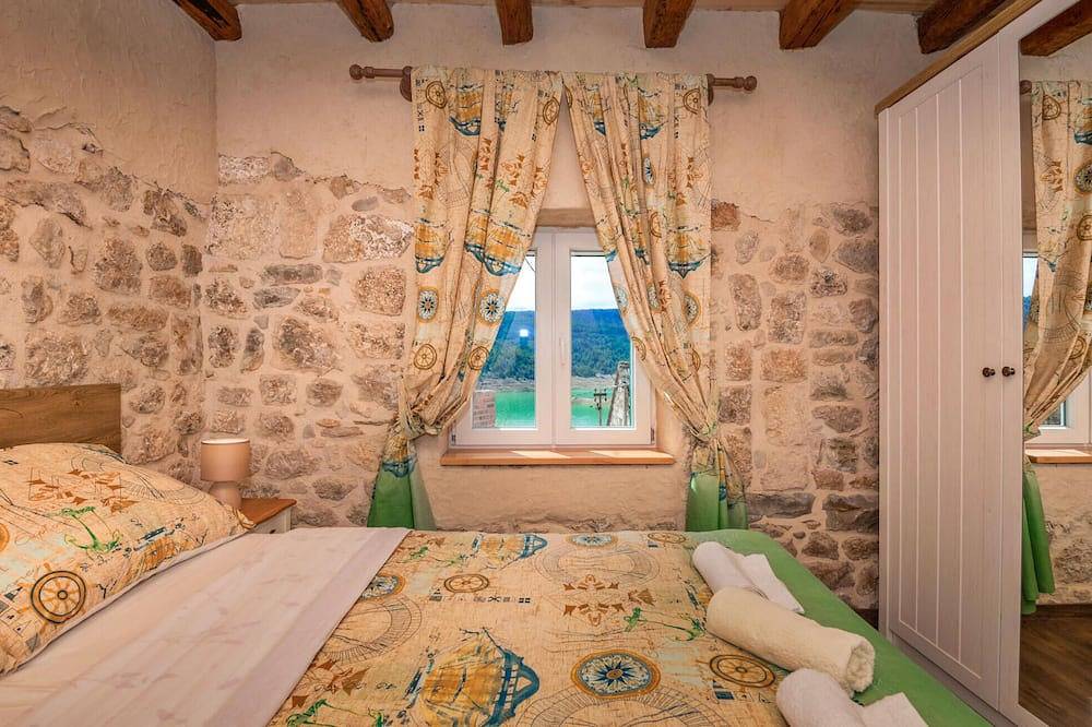 Prachtig huis in Ricice met uitzicht op. in Makarska Riviera