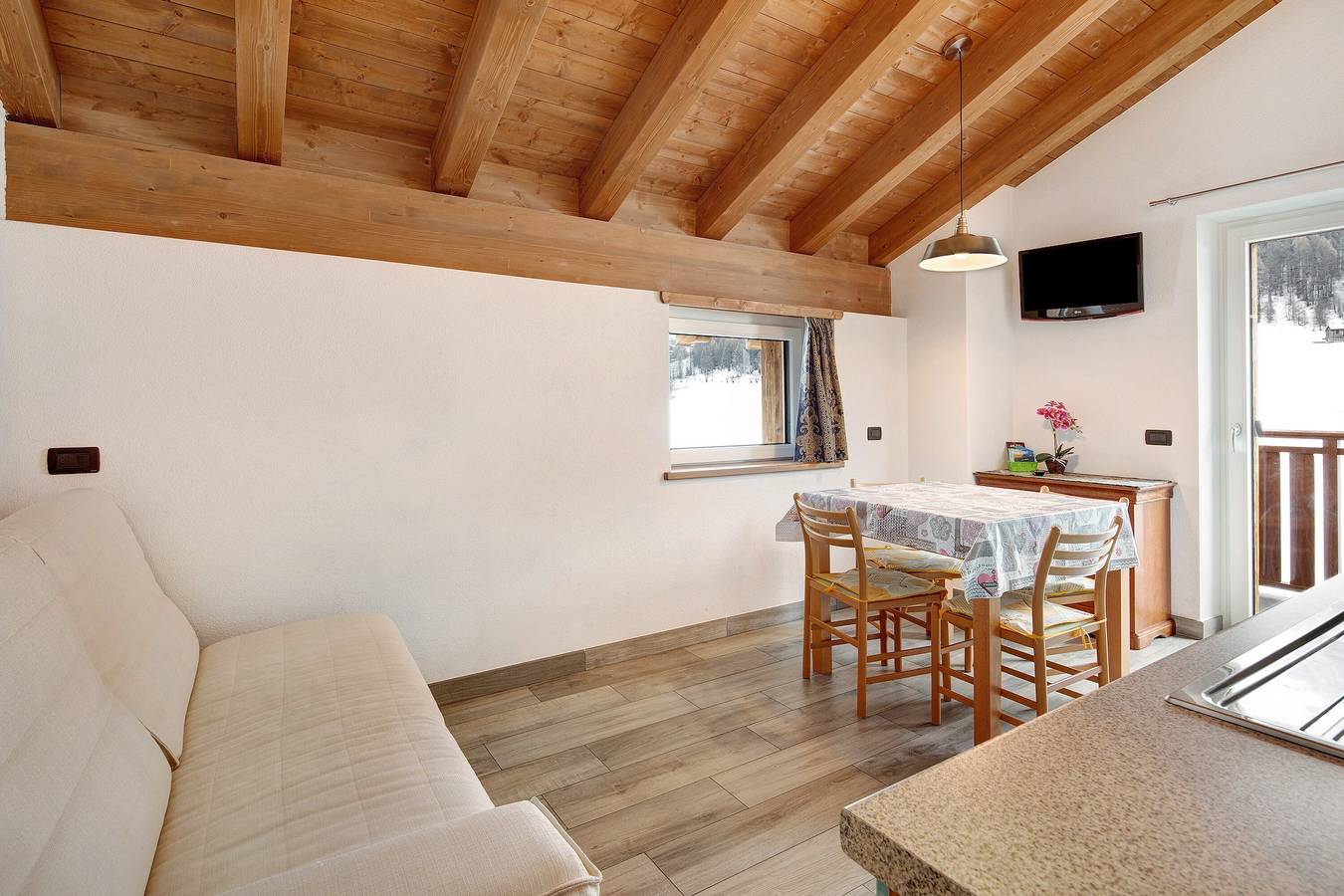 Ganze Wohnung, Ferienwohnung "Casa Nicoletta estate" nahe den Skiliften mit Bergblick in Livigno (Stadt), Livigno