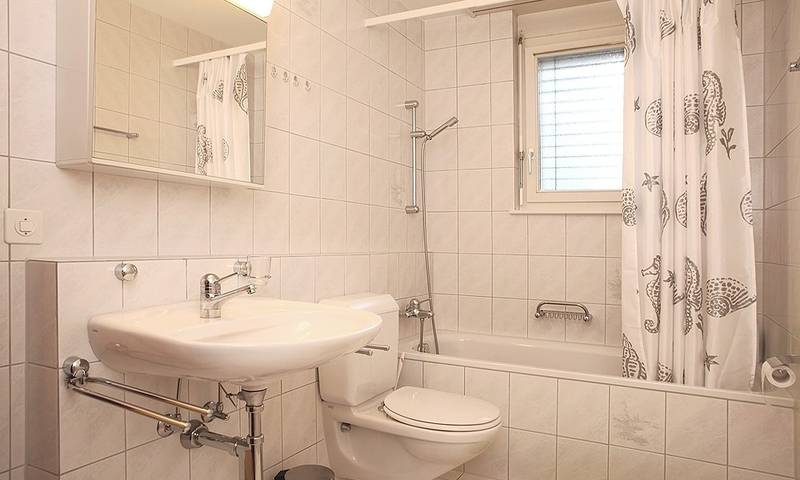 Ferienwohnung für 4 Personen, mit Ausblick und Garten sowie Terrasse in Davos - 4