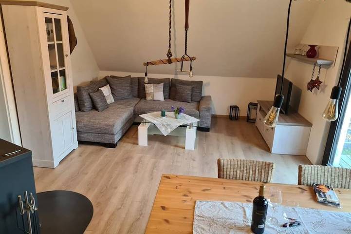 Ganze Wohnung, Ideal f. Familien, Wohnküche, Spielecke, Garten, Terrasse, Tiere, tolle Natur in Helmeroth, Altenkirchen & Umgebung