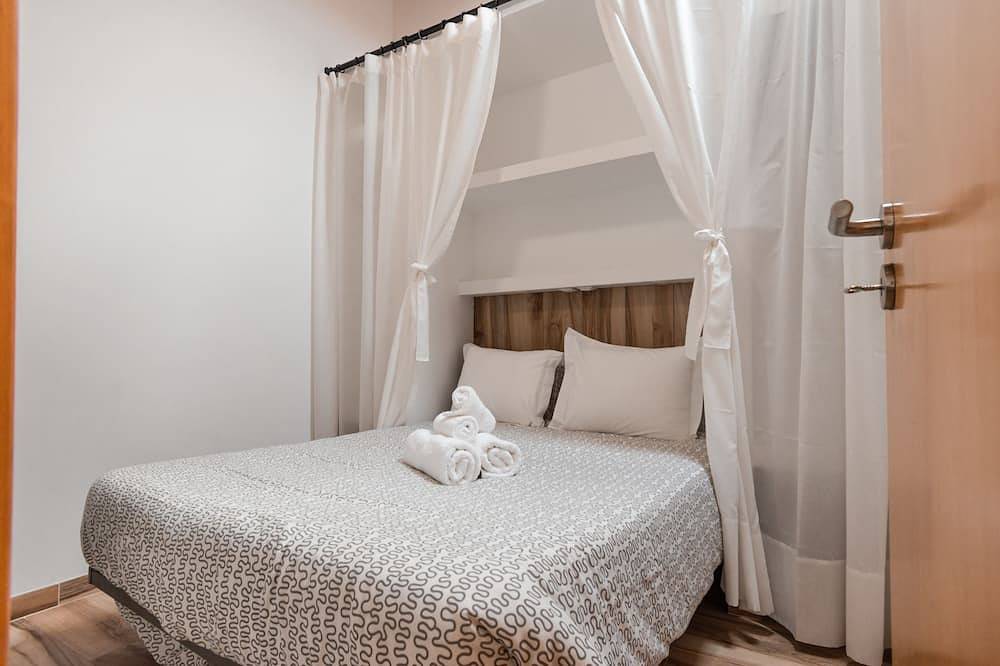 Casita C/Patio Privado a 200 metros, 3 mn a pie, de la playa de Peniche. in Peniche, Leiria District