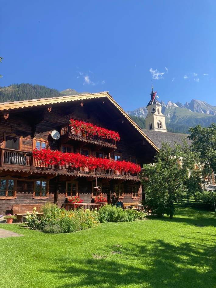 Ferienhaus für 2 Personen, mit Balkon und Terrasse sowie Garten und Ausblick in Virgen