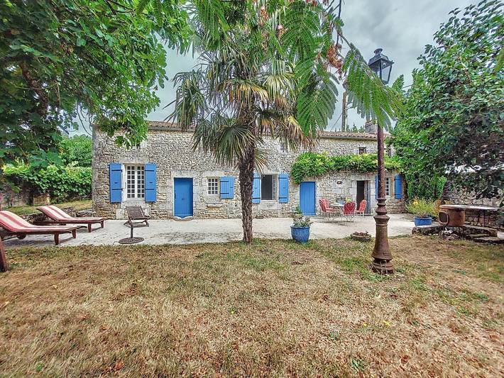 Location de vacances pour 6 personnes, avec Terrasse et Jardin à Sainte-Gemme