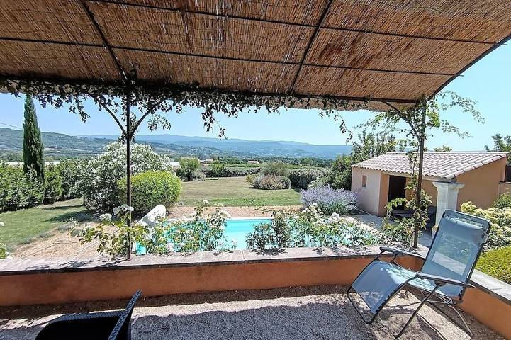 Villa für 6 Personen, mit Terrasse und Garten - 1