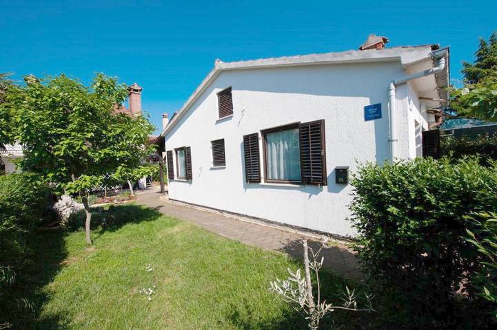 BnB für 3 Personen, mit Terrasse und Garten sowie Ausblick in Rovinj