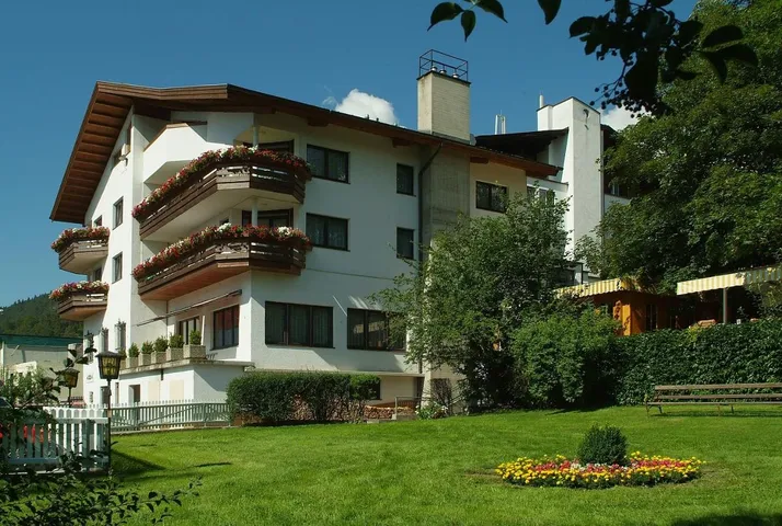 Aparthotel para 4 personas, con jardín además de vistas y sauna - 1
