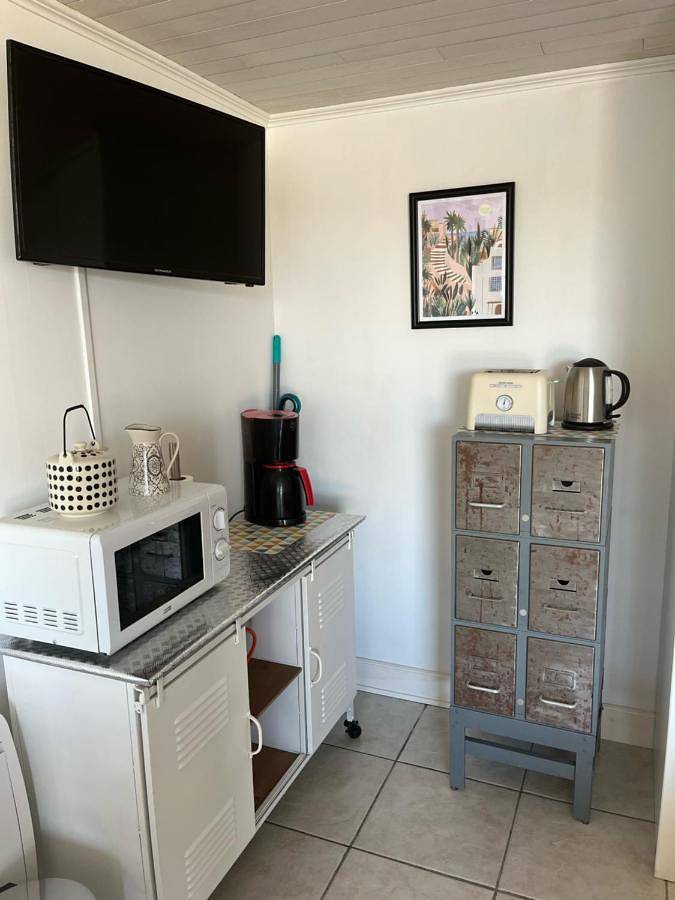 Gîte pour 3 personnes, avec jardin ainsi que vue et piscine à La Roche-Chalais - 4