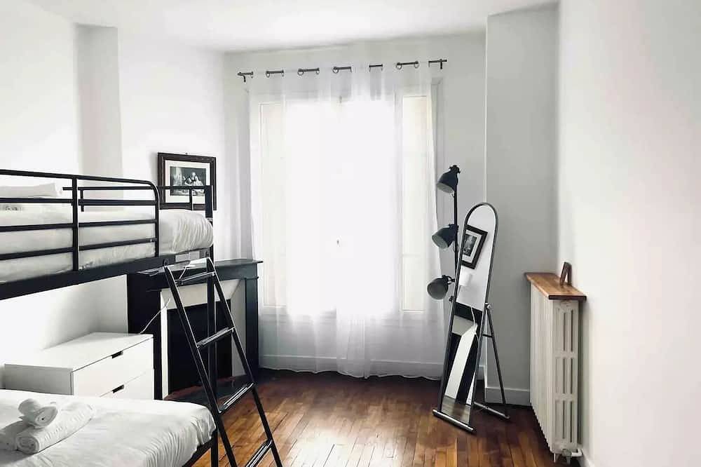 Villa Nearby Paris - 17 Guests - Garden - Parking - Metro in Le Kremlin-Bicêtre, Val-de-Marne
