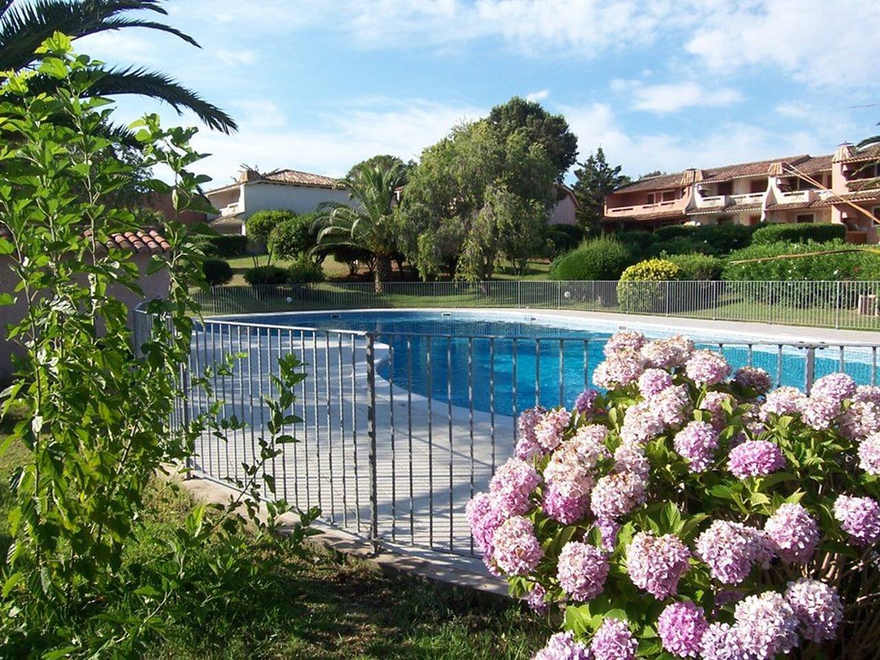 Ganze Wohnung, Wohnung für 7 mit Pool und Tennis 500m vom Strand in Favone, Conca
