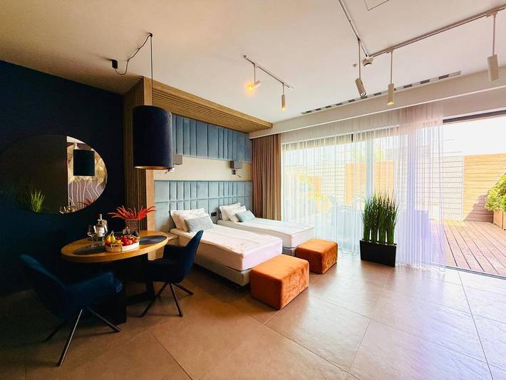 Apartament wakacyjny dla 2 osób, z Taras i Jacuzzi oraz Basen i Sauna w Gliwice
