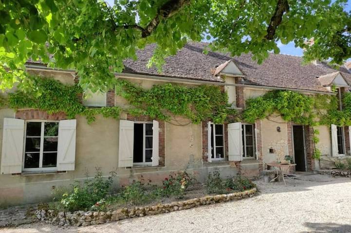 Gîte pour 7 personnes, avec jacuzzi et jardin dans Saint-Loup-de-Naud
