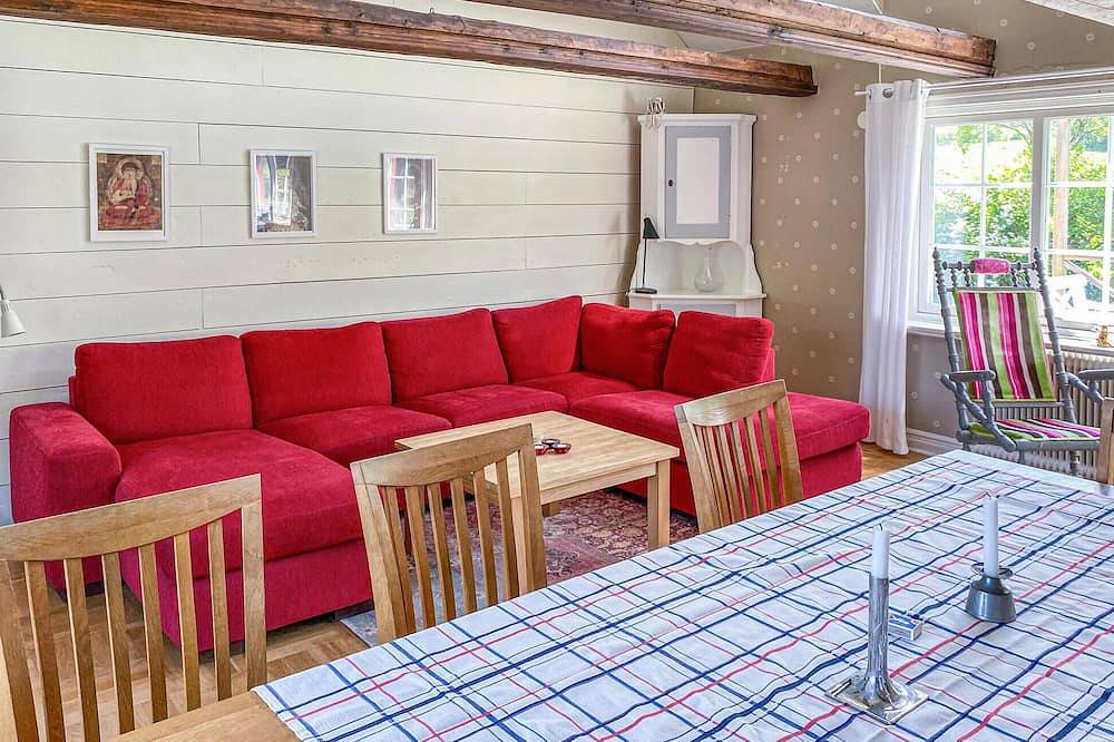 Beautiful home in Varberg with Wifi in Varberg, Halland