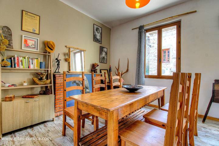 Gîte pour 4 personnes, avec Terrasse et Vue à Levie - 3