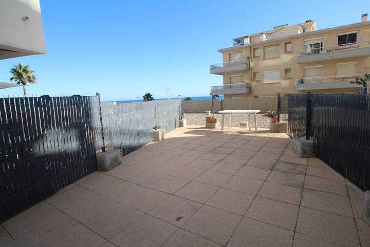 Gîte pour 4 personnes, avec terrasse, animaux acceptés dans Casino Du Canet En Rousillon