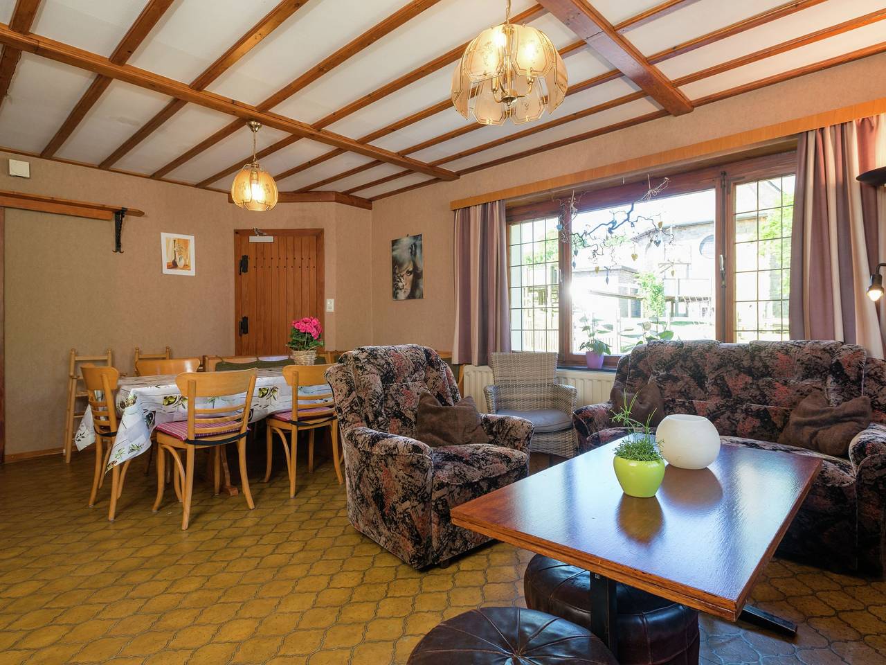 Geräumiges Ferienhaus mit großem Garten in Amel, Naturpark Hohes Venn