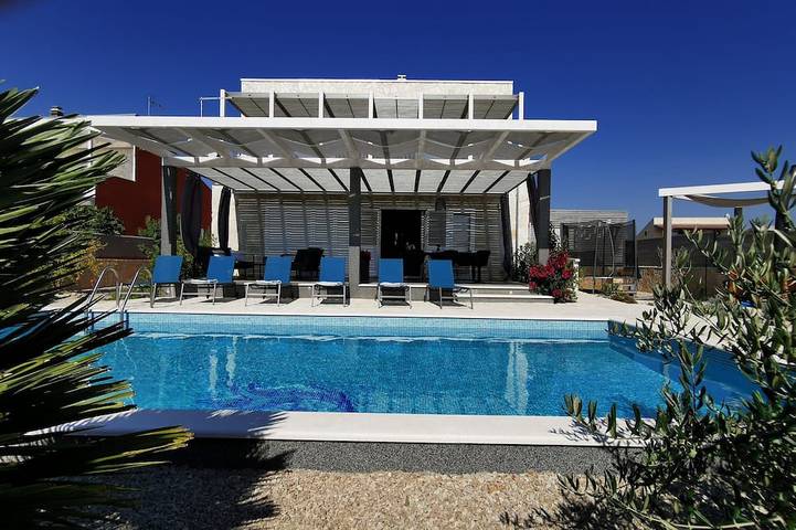 Ferienhaus für 7 Personen, mit Garten, mit Haustier in Sibenik