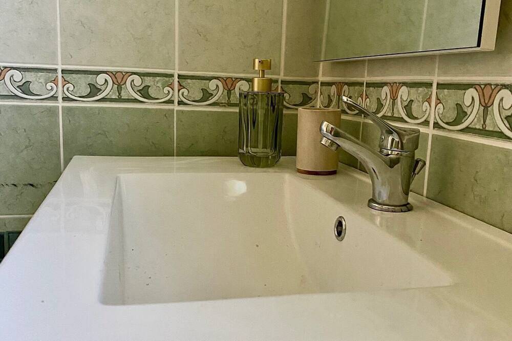 Provence,  vue, sur les collines, 4 ch, 8 p, Climatisé, piscine chaufféé! in Carcès, Région de Brignoles