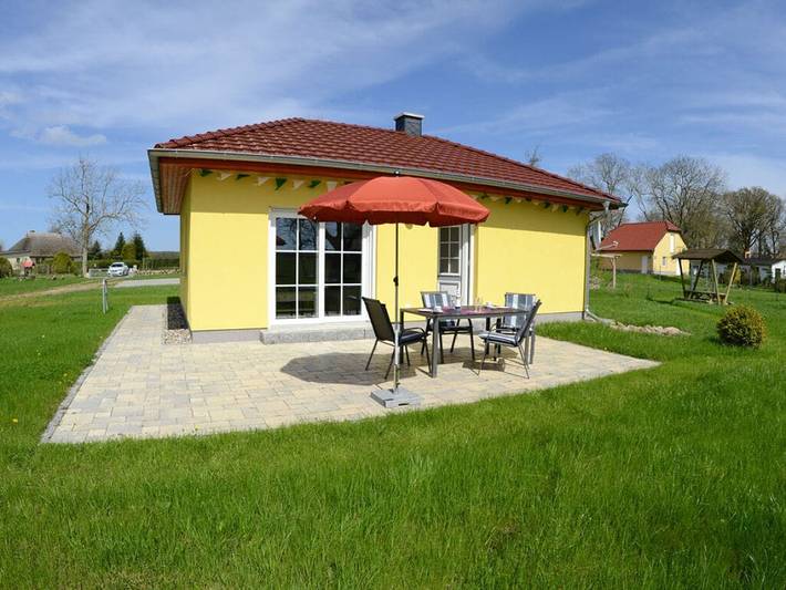 Bungalow für 3 Personen, mit Terrasse in Dranske - 2