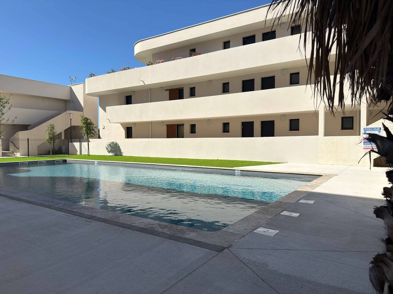 Entire apartment, F3 Confort & Piscine , 300m de la Plage in Sérignan, Côte d'Améthyste