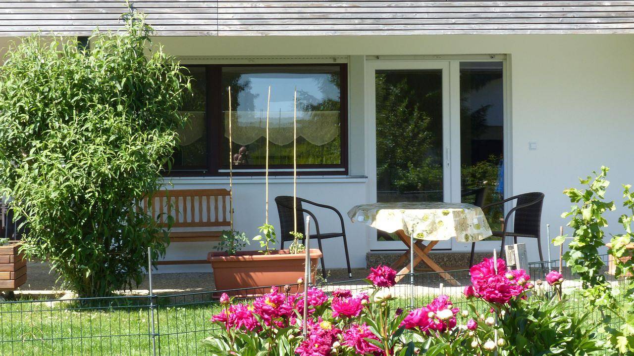 Geheel vakantieappartement, Ferienwohnung für 2 Personen (42 m²) in Göllesberg in Lichtenstein, Neckar-Alb