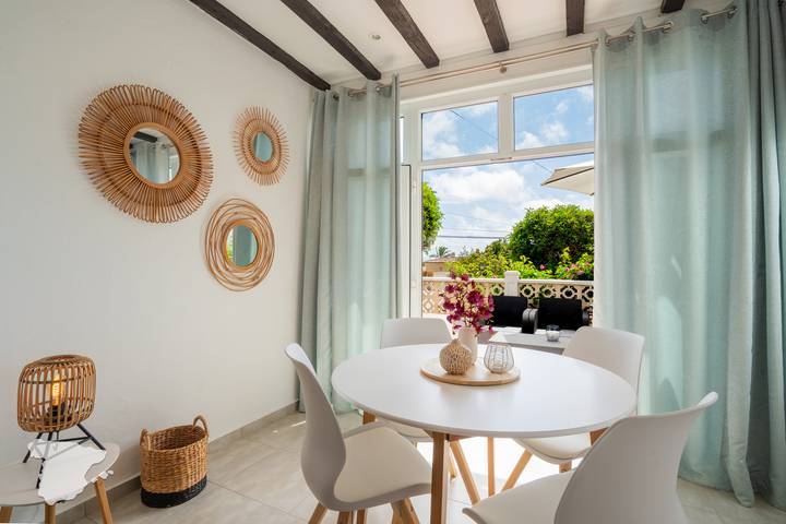 Bungalow para 4 personas, con piscina para niños además de jardín y balcón - 1