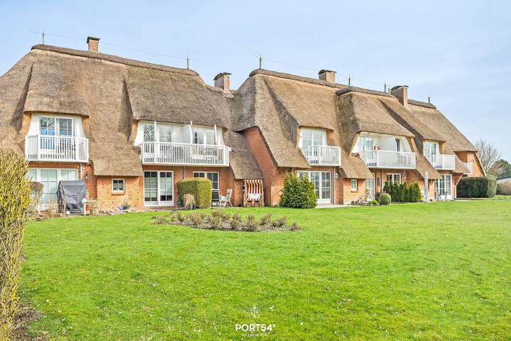 Ganze Wohnung, Ferienwohnung Reet & Meer: Stilvoller Komfort nahe Nordseestrand in Büsumer Deichhausen in Badestrand Büsumer Deichhausen, Büsumer Deichhausen