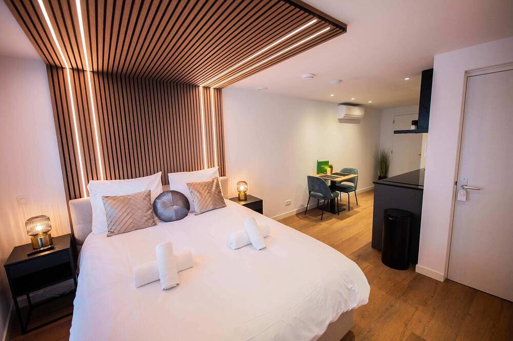 Geheel appartement, Luxurious 35m² Designer Studio (R-51-A) in Eindhoven, Noord-Brabant