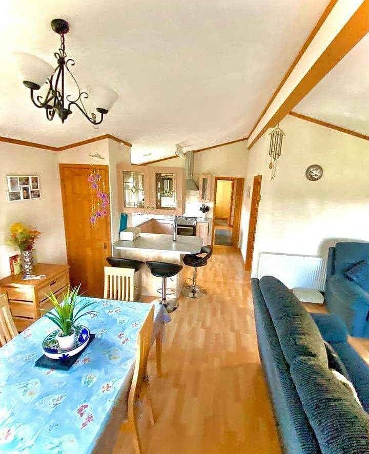 Lodge - Sleeps up to 6, pet friendly & bbq allowed in Afon Wen, Gwynedd