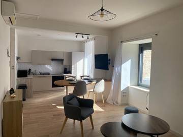 Gîte pour 4 personnes, avec balcon dans Flavin