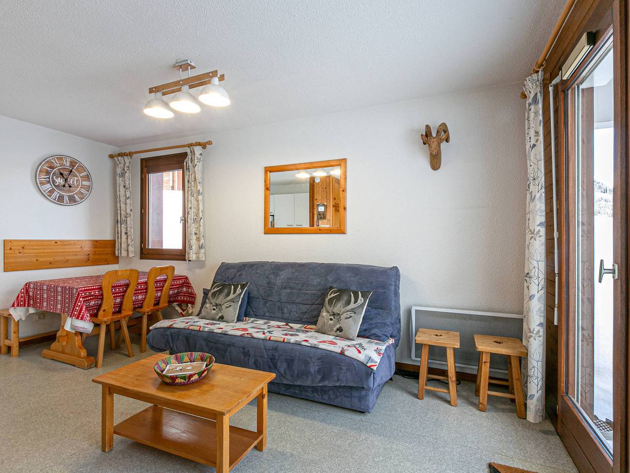 Entire apartment, 1-Bed Apt - Near Slopes - Covered Parking in La Clusaz, Annecy region
