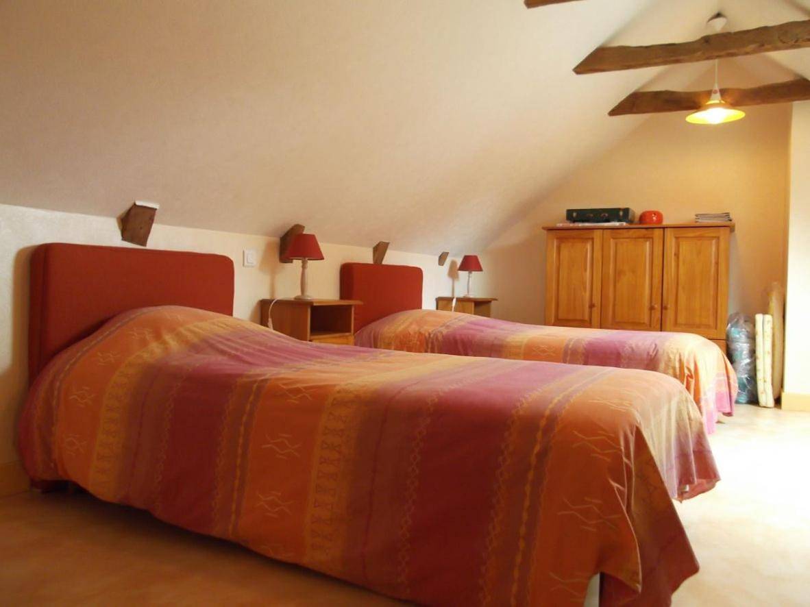 Three-Bedroom House in Saignes, Région de Mauriac